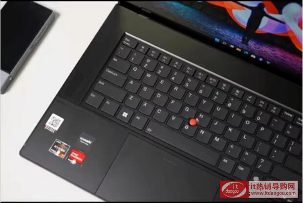 ThinkPad_Z16Jۃr̎@Ļm(x)ӿڽB